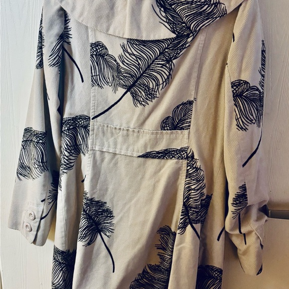Anthropologie Elevenses Cream and Black Feather Coat Sz 10 - Picture 2 of 5